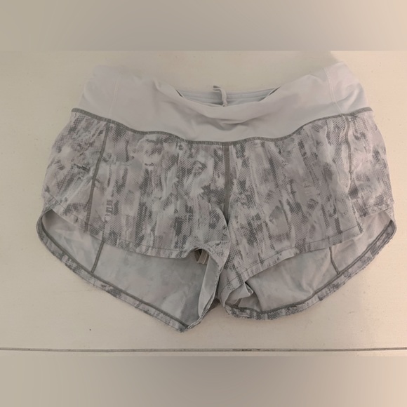 lululemon speed up shorts - Picture 2 of 3